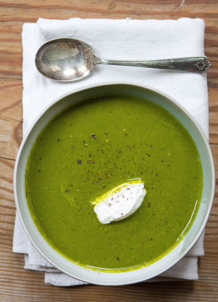 Kale and apple soup